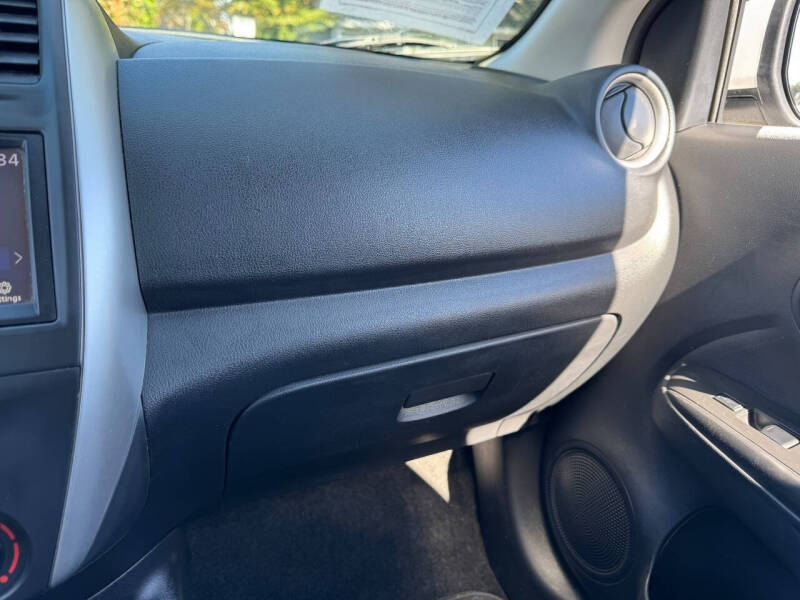 2019 Nissan Versa SV