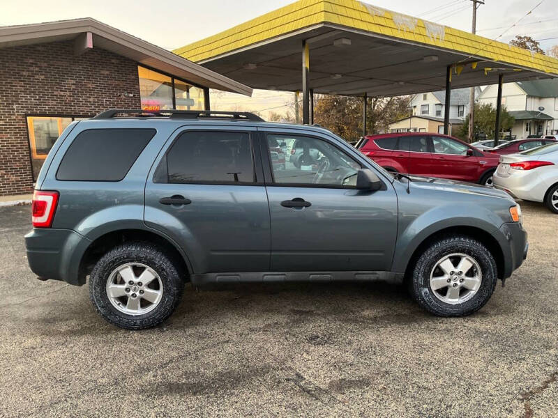 2010 Ford Escape XLT photo 6