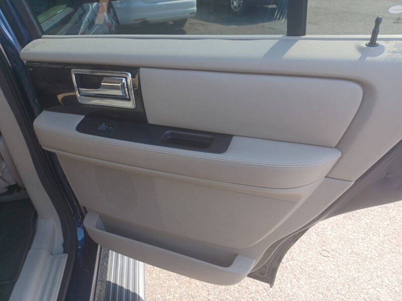 2017 Lincoln Navigator Select