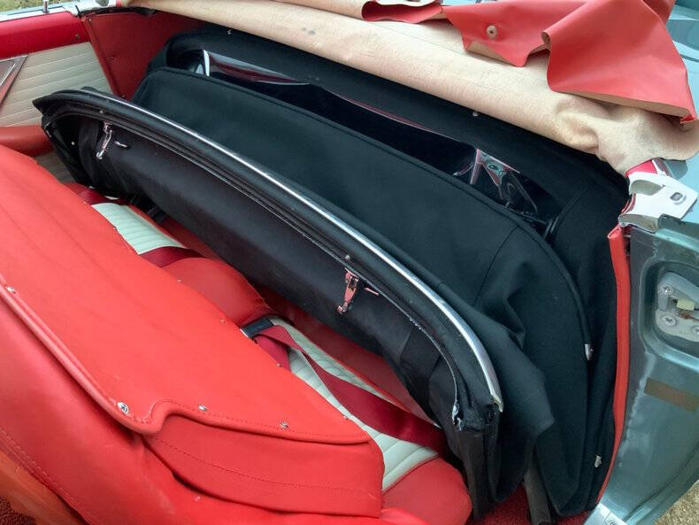 1956 Ford Thunderbird