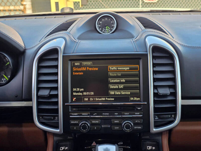2016 Porsche Cayenne S E-Hybrid