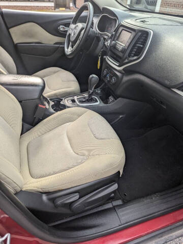 2015 Jeep Cherokee Sport