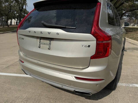 2016 Volvo XC90 T6 Momentum