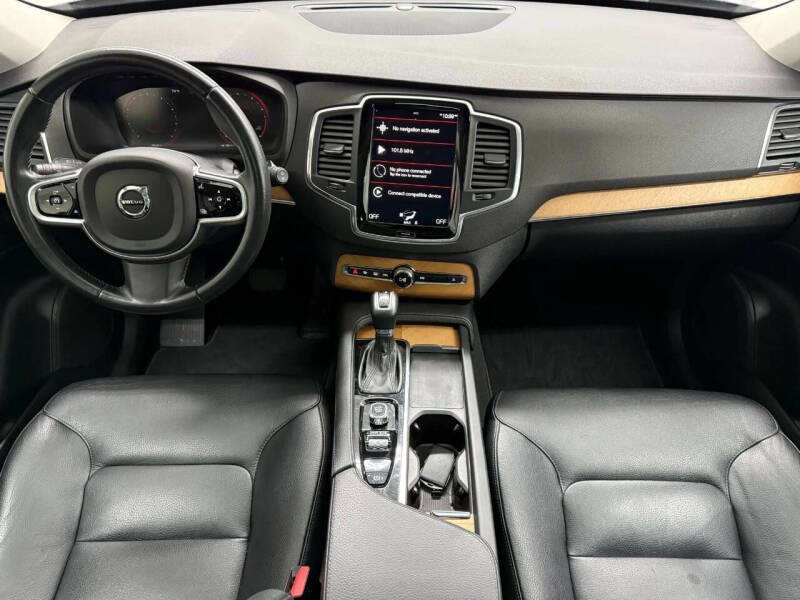 2021 Volvo XC90 T5 Momentum