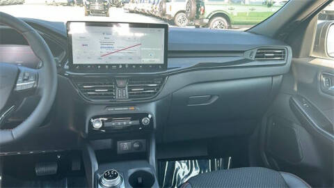 2025 Ford Escape Hybrid ST-Line