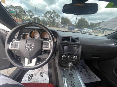 2013 Dodge Challenger SXT