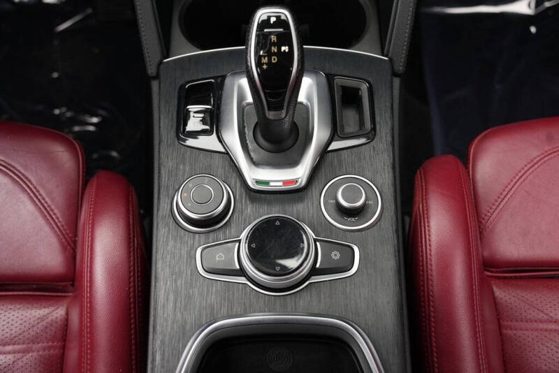 2022 Alfa Romeo Stelvio Sprint