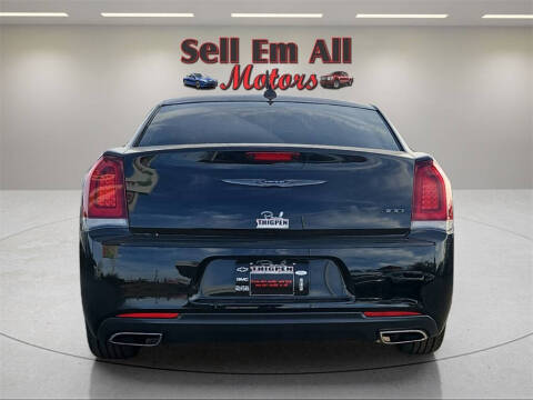 2022 Chrysler 300 Touring