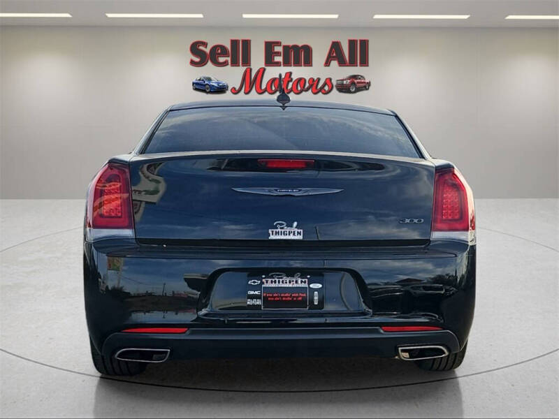 2022 Chrysler 300 Touring
