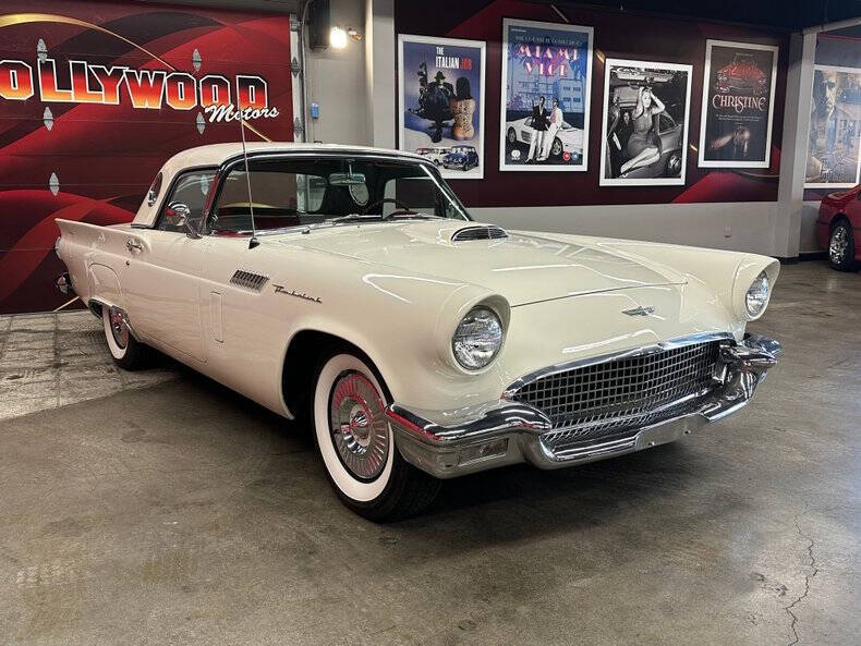 1957 Ford Thunderbird