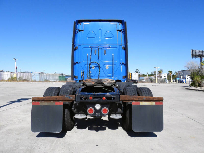2020 Freightliner Cascadia