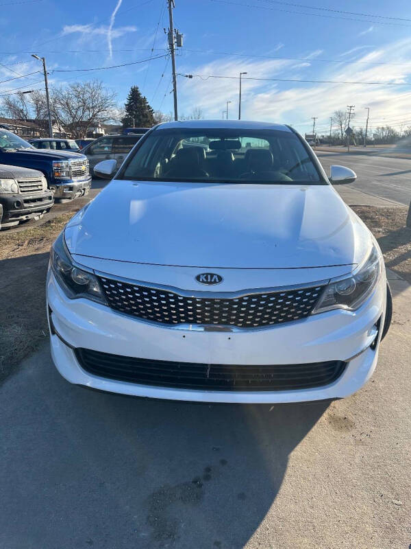 Used 2016 Kia Optima EX with VIN 5XXGU4L39GG094758 for sale in Oak Creek, WI