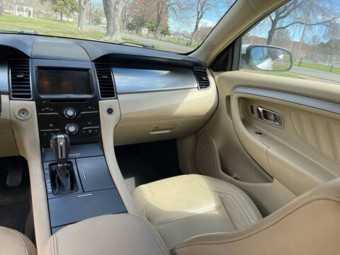 2014 Ford Taurus SEL
