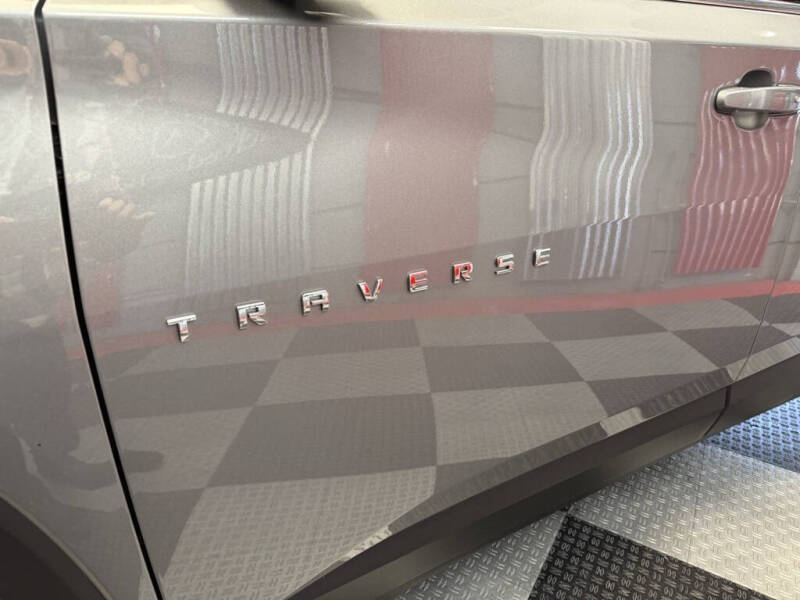 2023 Chevrolet Traverse LT Cloth