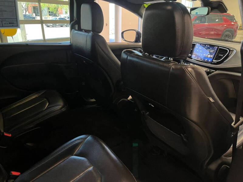 2022 Chrysler Pacifica Touring L