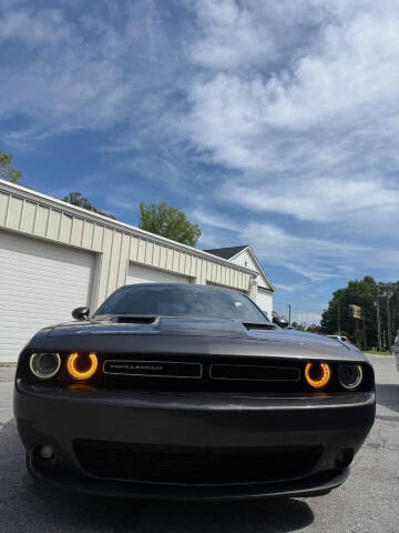 2018 Dodge Challenger SXT Plus