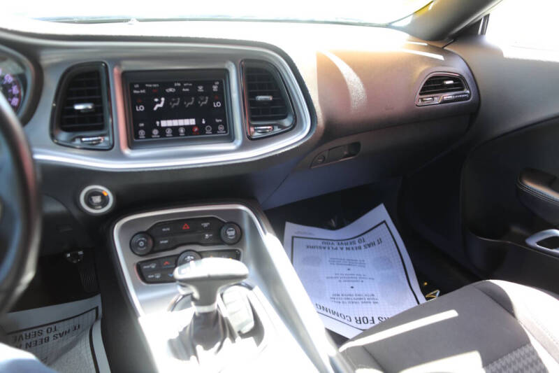 2019 Dodge Challenger SXT