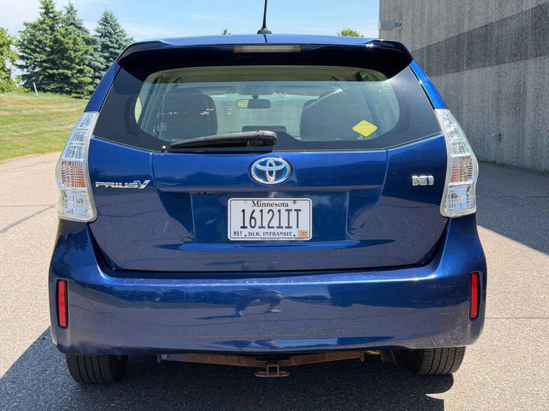2012 Toyota Prius v Two