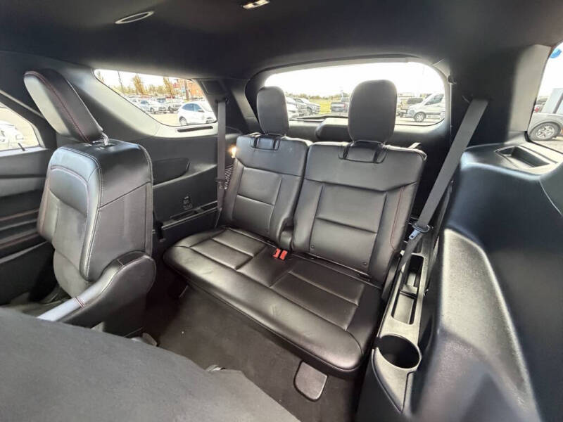 2022 Ford Explorer ST-Line