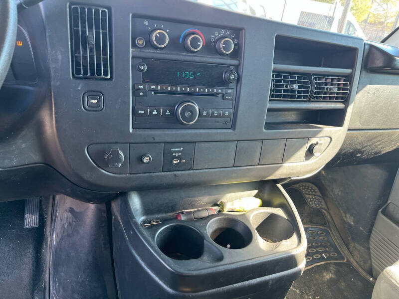 2008 GMC Savana LS 3500