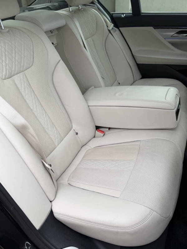 2018 BMW 7 Series 750i