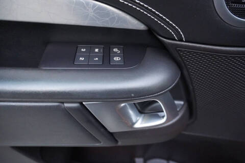 2017 Land Rover Discovery First Edition