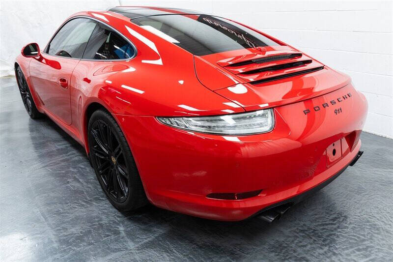 2015 Porsche 911 Carrera