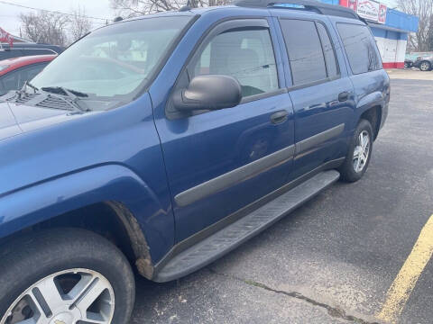 2003 Chevrolet Cavalier for sale at Tom's Discount Auto Sales in Flint MI