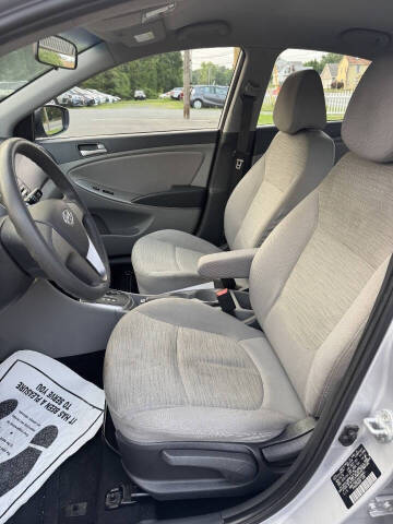 2017 Hyundai Accent SE