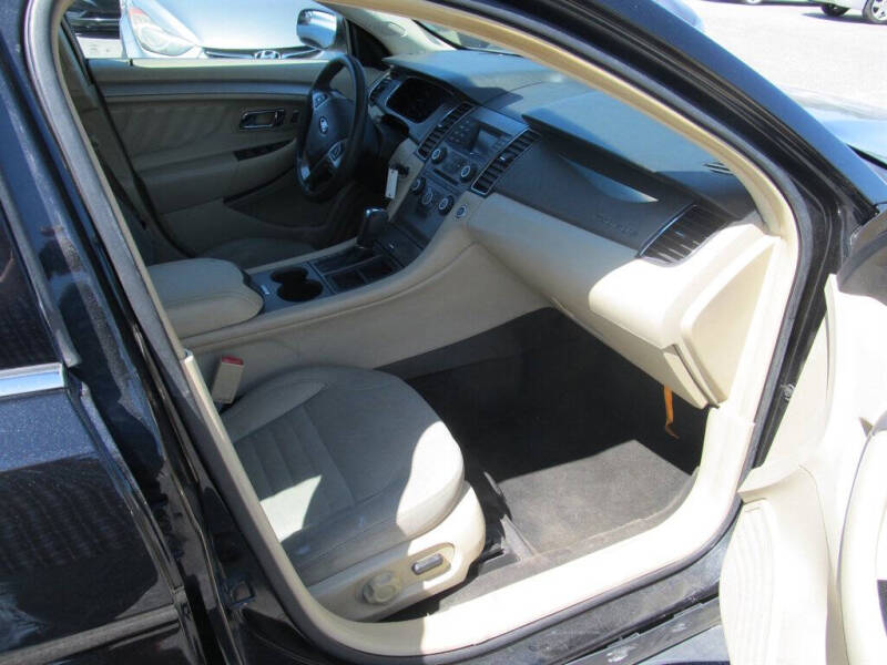 2015 Ford Taurus