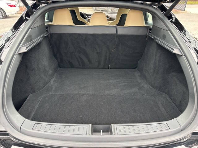 2015 Tesla Model S 14