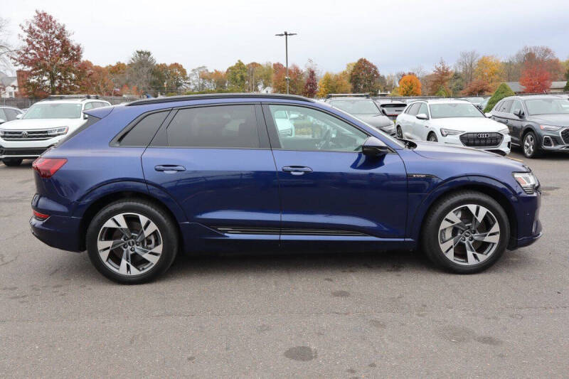 2021 Audi e-tron quattro Premium