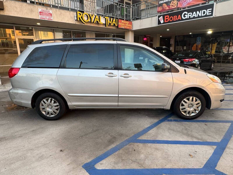 2006 Toyota Sienna LE 7 Passenger