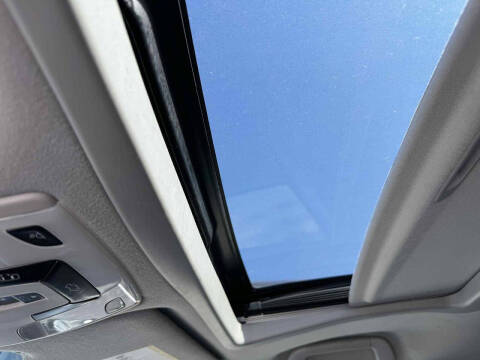 2013 Toyota Sienna SE 8-Passenger