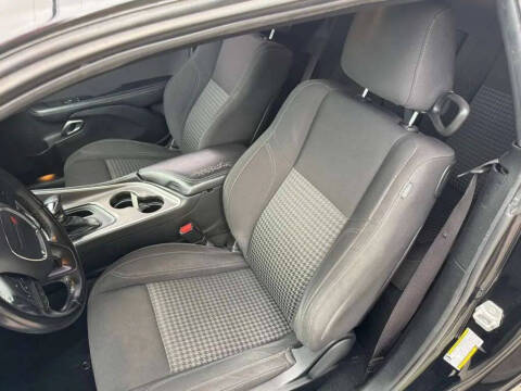 2019 Dodge Challenger SXT