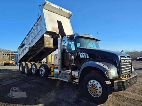 2017 Mack Granite