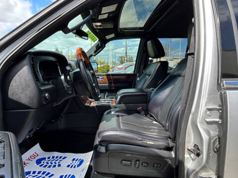 2017 Lincoln Navigator Select