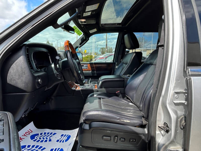 2017 Lincoln Navigator Select