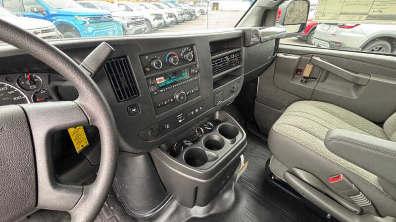 2025 Chevrolet Express 2500