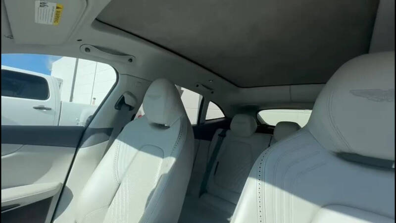 2021 Aston Martin DBX