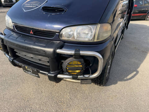 1996 Mitsubishi Delica