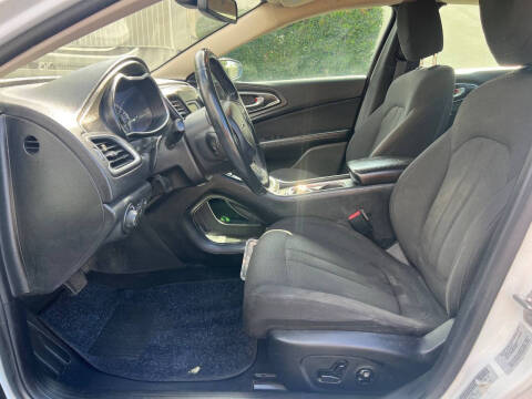 2016 Chrysler 200 Limited