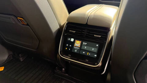 2024 Rivian R1S Adventure