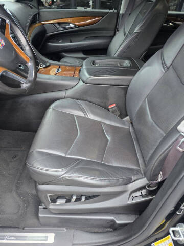 2016 Cadillac Escalade Luxury Collection