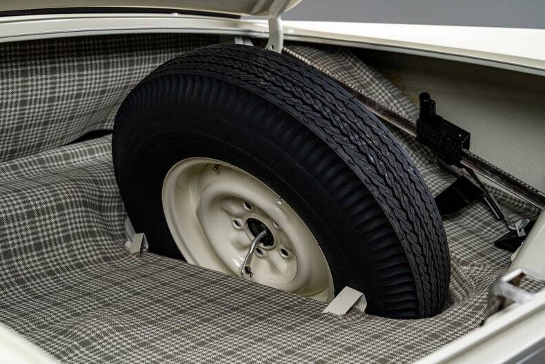 1957 Ford Thunderbird