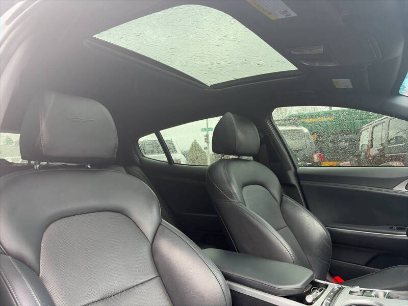 2019 Kia Stinger GT1