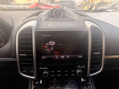 2017 Porsche Cayenne Platinum Edition