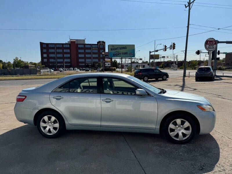 2007 Toyota Camry LE photo 4