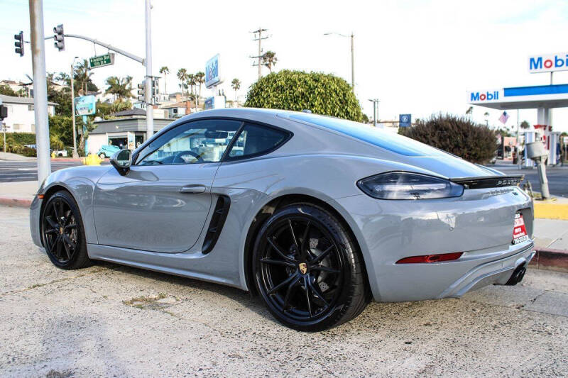 2025 Porsche 718 Cayman
