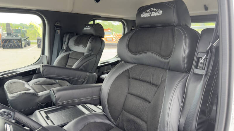 2025 Freightliner M2 106